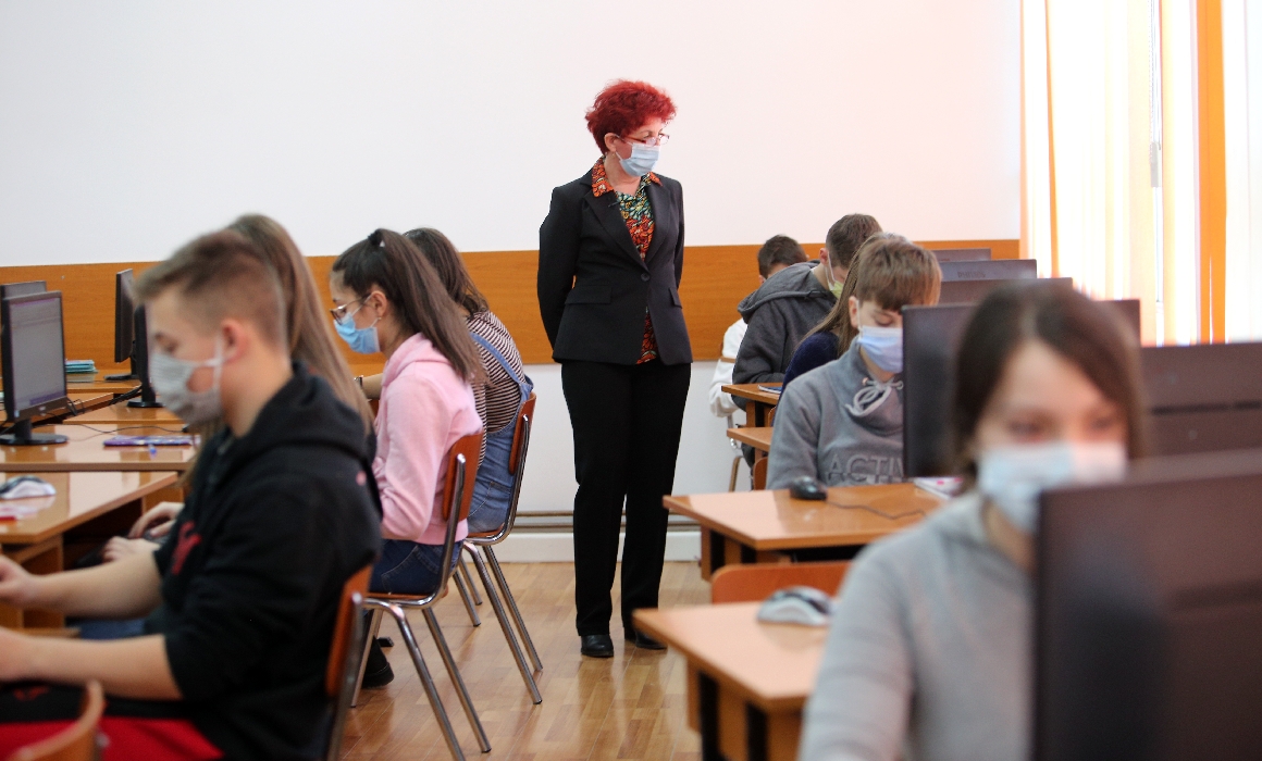 Liceul din Valea Doftanei este digitalizat din 2007 și are club de programare. „De ce copiii de la țară să nu aibă ce au elevii din București?”