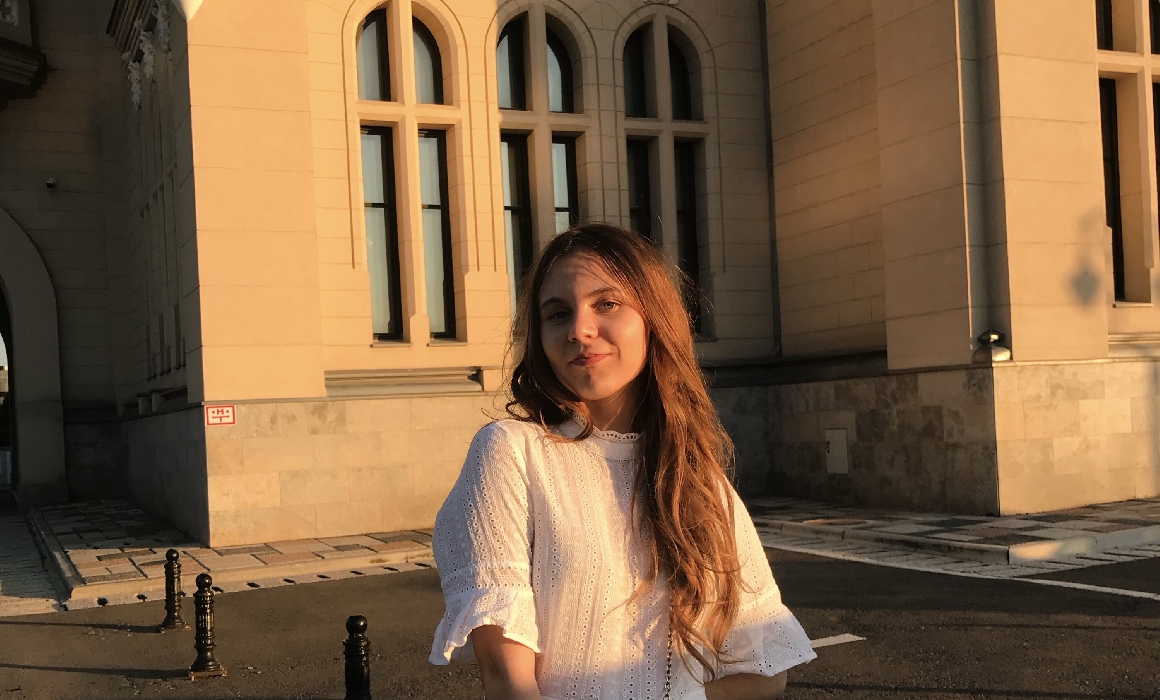 Studentă ucraineană la Litere în Iași: „Nu pot să redau ce simt când îmi vine notificare: «Alertă din aer! Cernăuți! Fugiți într-un adăpost subteran»”