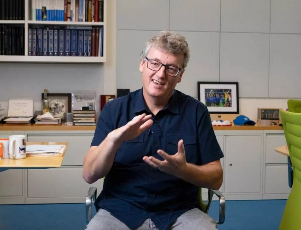 Sir David MacMillan, laureat al Premiului Nobel pentru chimie în 2021: „E fantastic să vezi un elev de liceu realizând că tocmai a creat o moleculă” Sir David MacMillan, laureat al Premiului Nobel pentru chimie în 2021: „E fantastic să vezi un elev de liceu realizând că tocmai a creat o moleculă”