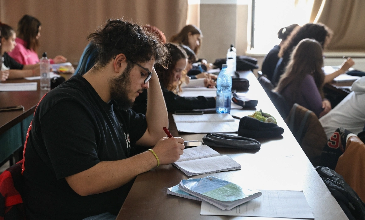 Subiectele de la simularea la BAC 2023. Eseu despre relația dintre două personaje dintr-un basm cult, pentru elevii de la Uman. Cum puteau fi rezolvate Subiectele de la simularea la BAC 2023. Eseu despre relația dintre două personaje dintr-un basm cult, pentru elevii de la Uman. Cum puteau fi rezolvate