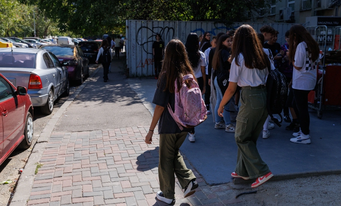 „Să lăsăm pudoarea deoparte, avem mame la 11 ani”. Părinții și educația sexuală în școli „Să lăsăm pudoarea deoparte, avem mame la 11 ani”. Părinții și educația sexuală în școli