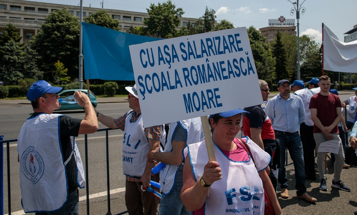 Editorial. De ce Educația nu va primi 6% din PIB prea curând. Iar în 2023 are mai puțin decât Armata Editorial. De ce Educația nu va primi 6% din PIB prea curând. Iar în 2023 are mai puțin decât Armata