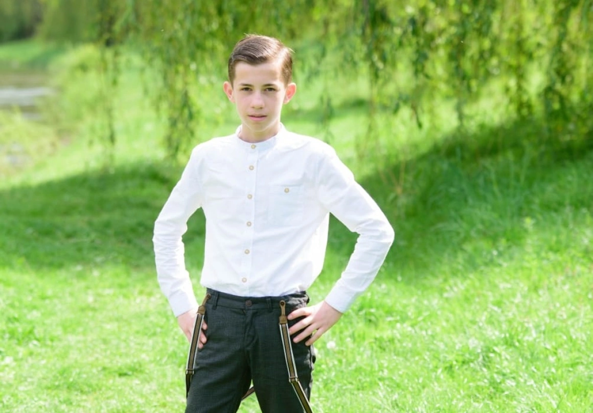 Liceeanul care a pus la treabă toți primarii și parlamentarii din Timiș: „E de râs sau de plâns că a ajuns un copil de 16 ani să îi ceară primăriei să respecte o lege?” Liceeanul care a pus la treabă toți primarii și parlamentarii din Timiș: „E de râs sau de plâns că a ajuns un copil de 16 ani să îi ceară primăriei să respecte o lege?”