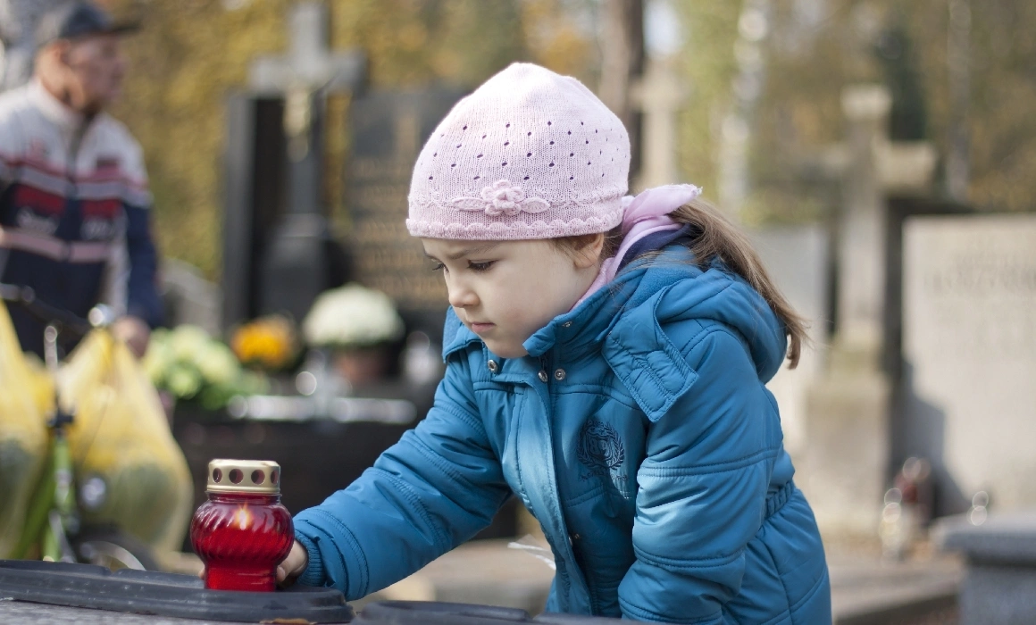 Orfanii pandemiei. Cum trebuie ajutați copiii care au pierdut un părinte din cauza Covid-19 Orfanii pandemiei. Cum trebuie ajutați copiii care au pierdut un părinte din cauza Covid-19