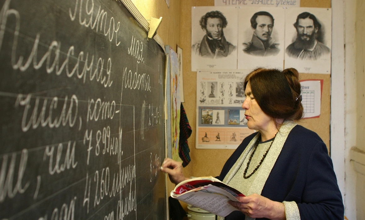 Ce li se spune elevilor din Rusia despre sancțiunile economice și de ce chiar specialiștii ruși critică manualul Ce li se spune elevilor din Rusia despre sancțiunile economice și de ce chiar specialiștii ruși critică manualul