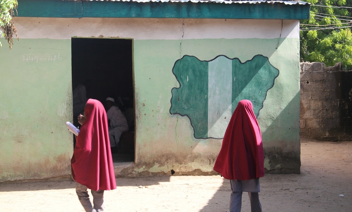 Educația în lume. Cele 279 de eleve nigeriene răpite săptămâna trecută au fost eliberate. O treime dintre părinții din SUA vor școală online și după pandemie Educația în lume. Cele 279 de eleve nigeriene răpite săptămâna trecută au fost eliberate. O treime dintre părinții din SUA vor școală online și după pandemie