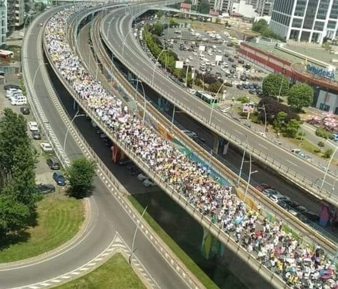 Vă amintiți marșul profesorilor de pe pasajul Basarab? (Op-ed) Vă amintiți marșul profesorilor de pe pasajul Basarab? (Op-ed)