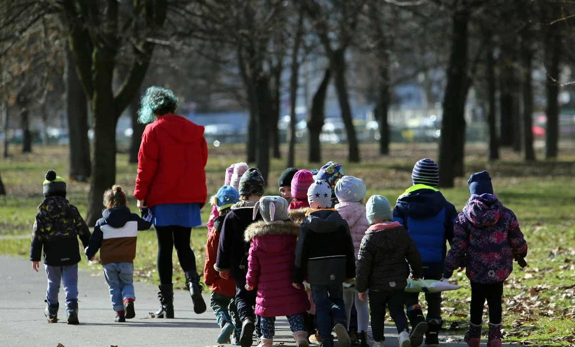 Ce învață copiii la grupa mică? Cum să-și ajusteze părinții așteptările Ce învață copiii la grupa mică? Cum să-și ajusteze părinții așteptările