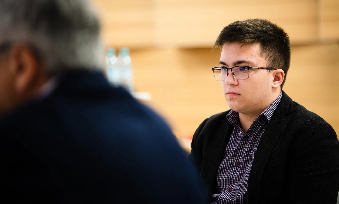 Ediția a V-a a Galei Elevului Reprezentant premiază „generația rezilienței”. „Elevii au ajuns să stea la școală șase-șapte ore cu frica să nu vină un profesor ca să le pună note” Ediția a V-a a Galei Elevului Reprezentant premiază „generația rezilienței”. „Elevii au ajuns să stea la școală șase-șapte ore cu frica să nu vină un profesor ca să le pună note”