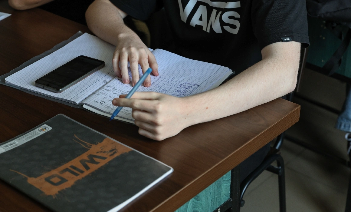 Rezolvarea subiectelor de la simularea la matematică BAC 2023. „Simularea de obicei e mai grea decât Bacalaureatul” Rezolvarea subiectelor de la simularea la matematică BAC 2023. „Simularea de obicei e mai grea decât Bacalaureatul”