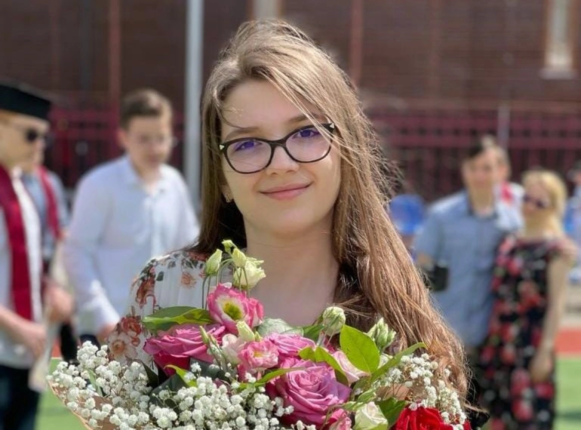 Discursul unei șefe de promoție din Vaslui: „Nu o notă perfect rotundă, nu un teanc de diplome fac parte din definiția succesului” Discursul unei șefe de promoție din Vaslui: „Nu o notă perfect rotundă, nu un teanc de diplome fac parte din definiția succesului”