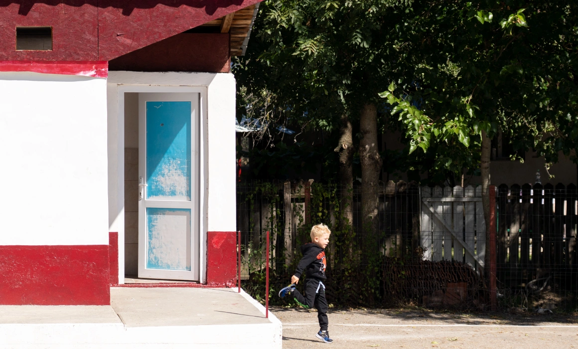 Am mers pe harta școlilor cu toalete în curte: 1.500 de kilometri, zeci de probleme Am mers pe harta școlilor cu toalete în curte: 1.500 de kilometri, zeci de probleme